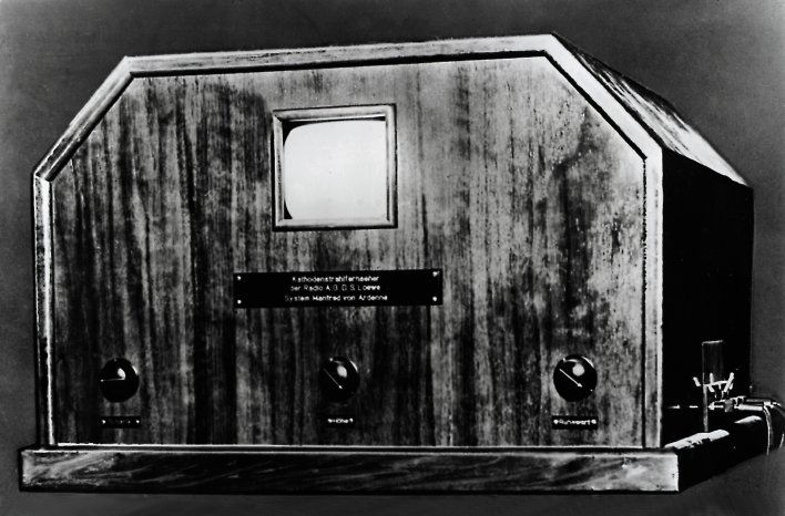 1931_First Loewe TV.jpg