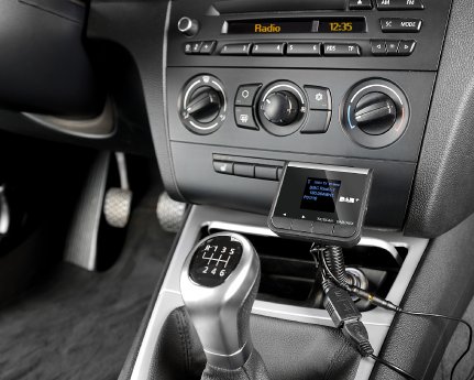 PX-1398_2_auvisio_DAB+DAB_KFZ-Autoadapter_mit_FM-Transmitter.jpg