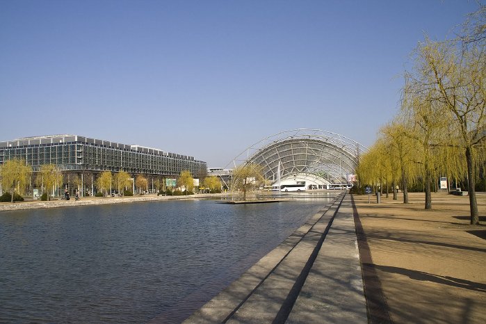 Leipziger_Neue_Messe.jpg