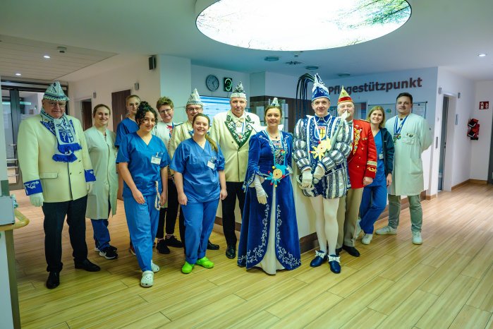 Gruppenbild_Kreißsaal.jpg