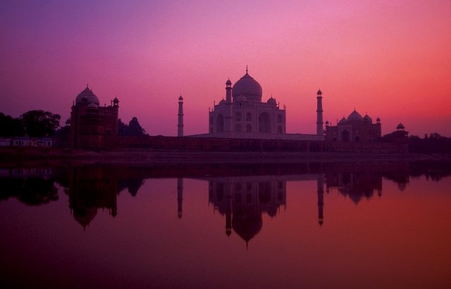 Taj Mahal Skyum.jpg
