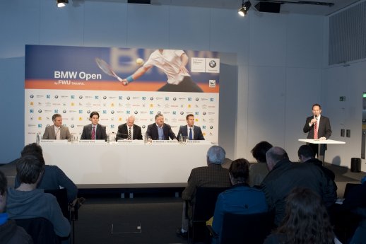 Pressekonferenz BMW Open by FWU Takaful. BMW Welt München.jpg