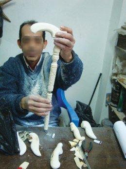 A-carver-in-Cairo-making-ivory-walking-sticks-web-c-Lucy-Vigne.jpg
