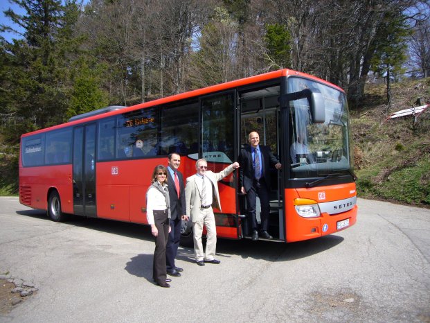 Shuttlebus 1.JPG