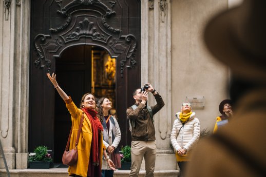 Lugano Unexpected Classic Tour - Via Nassa-Ticino Turismo - Milo Zanecchia.jpg