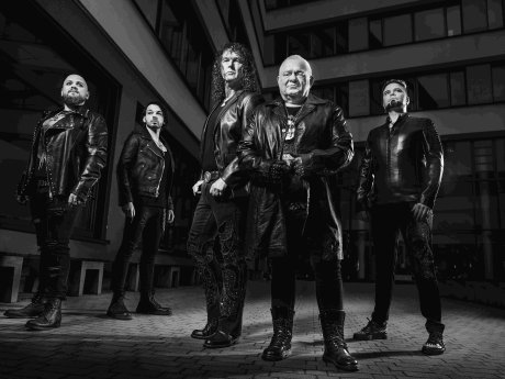 DIRKSCHNEIDER-2023-428_┬®martinhausler_bw Kopie WEB.jpg