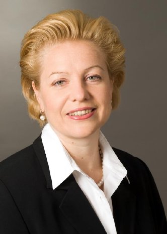 GABRIELE_MAESSEN_PORTRÄT_kl.JPG