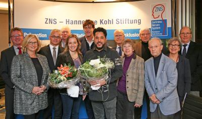 Stiftungsvorstand und Kuratorium mit der scheidenden Präsidentin Dr. Kristina Schröder und dem neuen Präsidenten Adel Tawil