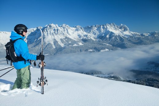 skifahrer_panorama_tiefschnee_wilder_kaiser_johannes_felsch_rgb_(1).jpg