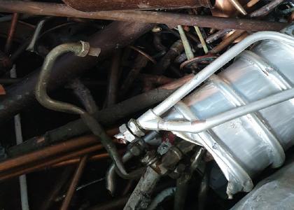 Der Schrotthändler Bergkamen holt Altmetall ist mit uns professionell und schnell erledigt. Unseren Service nutzen sowohl Privatkunden als auch Firmenkunden. Teilen Sie uns einfach mit, welchen Schrott Sie abgeben möchten – zum Beispiel: Eisen, Kupfer, Zinn, Zink, Aluminium, Elektroschrott
