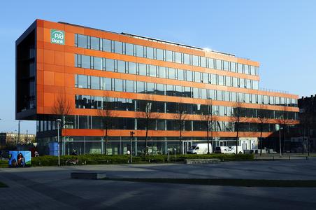 Das neue Bankgebäude ist komplett mit dem Winkhaus BlueChip Zutrittskontrollsystem ausgerüstet worden