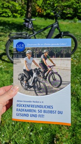 AGR_Fahrradbroschüre_Hochformat.jpg