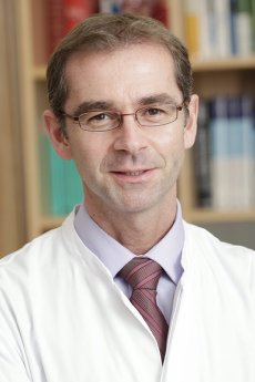Prof Dr Wolfgang Janni 01 Presse.jpg