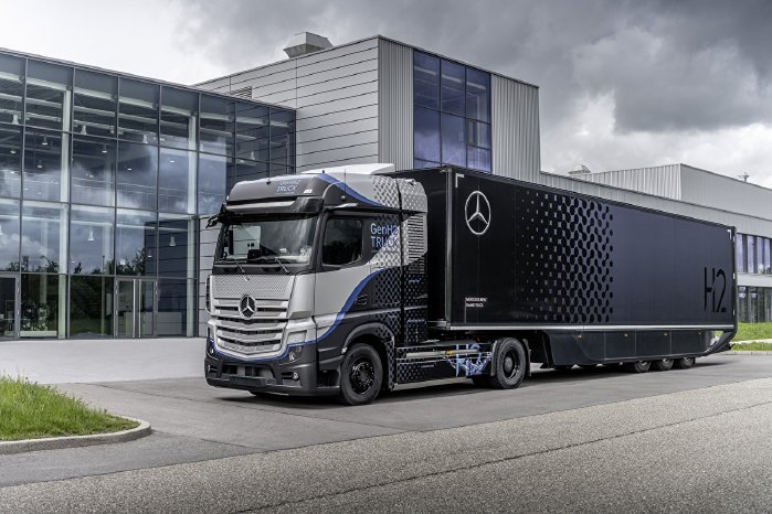 Mercedes-Benz_Trucks_GenH2_Truck_2021_Silver_color_605599_1280x853.jpg