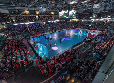 Arena Nürnberger Versicherung: mit über 7.000 Fans fast ausverkauft, Foto: HJKrieg, hl-studios, Erlangen