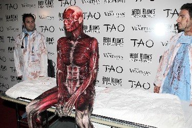 Heidi Klum_TAO_Red Carpet 3_low.JPG