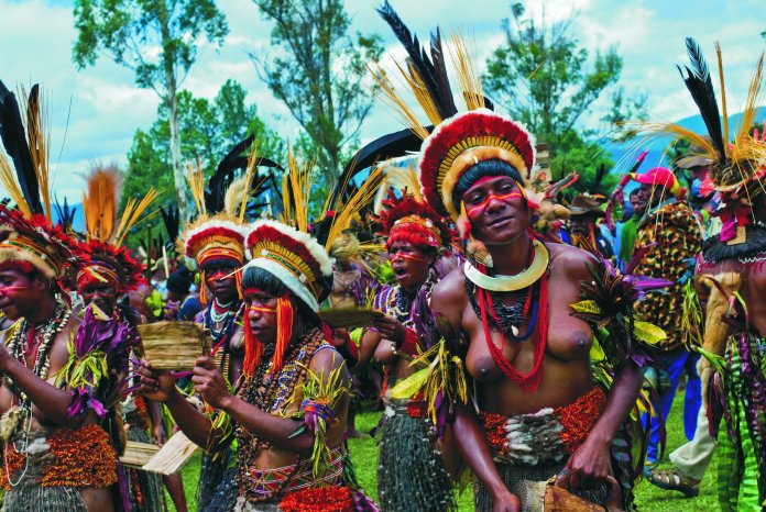 PapuaNeuguinea_GorokaFestival_BOTG_Photocredit_PhilippeGigliotti.jpg