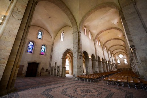 Die Basilika von Kloster Eberbach mit der Probeinstallation_c-Sven Moschitz.jpg