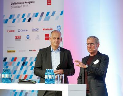 Senator Peter Sommer (Elanders) bietet scharfe Analysen und exzellente Perspektiven zum Geldverdienen mit Digitaldruck.