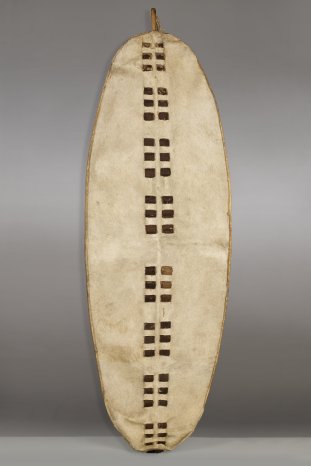 Ngwembe, Schild der Wahehe, Sammlung Rudolf von Bennigsen, 1920 © Landesmuseum Hannover.jpeg