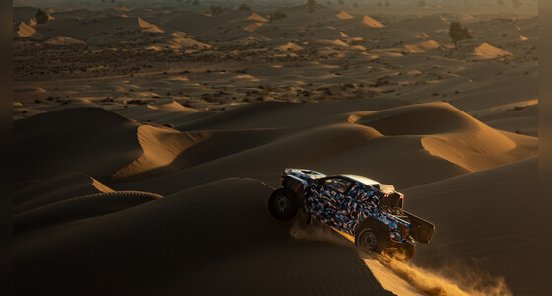 95546-dkr-gr-fc-hilux-prototyp-2.jpg
