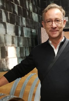 Hartmut_schreiter_im_Keller_web.jpg