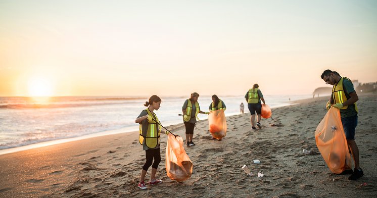 SS_RF_24_OFFSET_Beach_Clean_up-1200.jpg