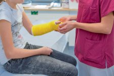 Kinderchirurgie Gips, Bildquelle: Markus Kümmerle, Städtisches Klinikum Karlsruhe