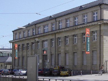 Ibis Hotel Karlsruhe City_Fassade.jpg