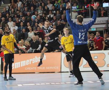 HC Erlangen – wie gegen Saarlouis will auch Denni Djozic wieder jubeln (Foto: hl-studios, Erlangen)