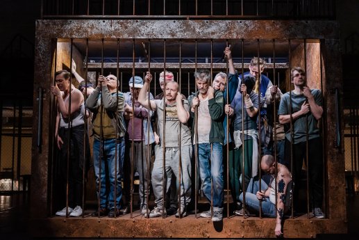 MusikalischeKomödie_Kuss_der_Spinnenfrau ©KirstenNijhof.jpg