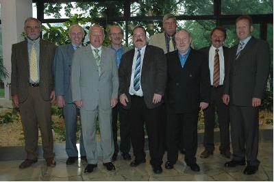von links: Karl Schmitz, Adolf Schmitt, Johannes Hübinger, Dr. Rudolf Nickenig, Peter Rotthaus, Dr. Herbert Rasenberger, Werner Kirchoff, Norbert Weber und Ingo Steitz