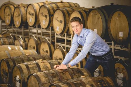 Jonas Klöckner, Young Craft Distiller 2021, im Warehouse der BIRKENHOF-BRENNEREI©J.Willwacher