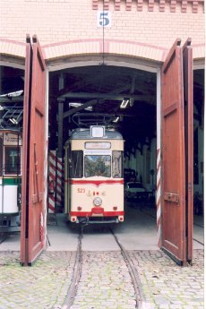 Historischer Triebwagen 523.jpg
