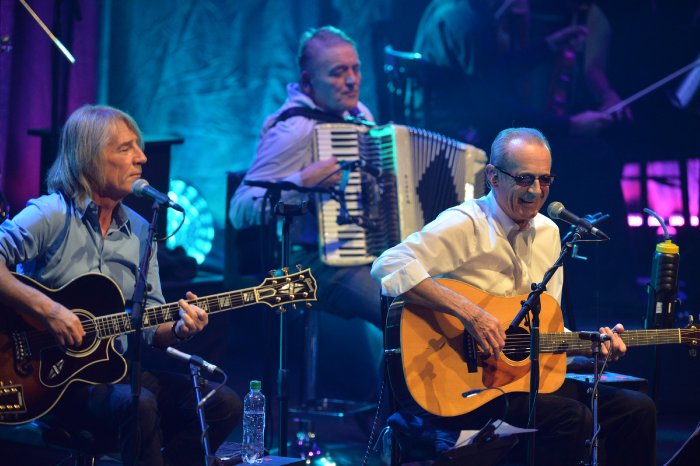 Status Quo_Aquostic! Live At The Roundhouse_press pictures_credit Mark Allan BBC_9.JPG