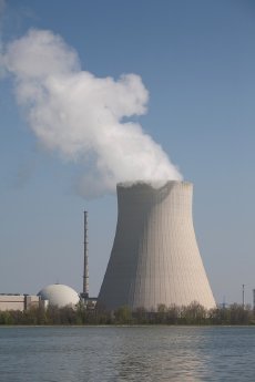 Atomkraftwerk_shutterstock_54960538.jpg