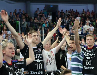 HC Erlangen gewinnt und die Fans sind begeistert (Foto: hl-studios, HJKrieg, Erlangen)
