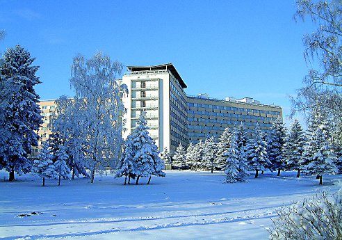 Hotel im Schnee.jpg