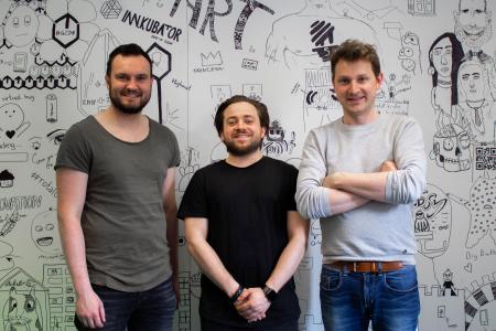 Andreas Donig, Sebastian Schmidt und Michael Hasler (von links) machen Jagd auf Stromfresser. Foto: obx-news/Smartricity