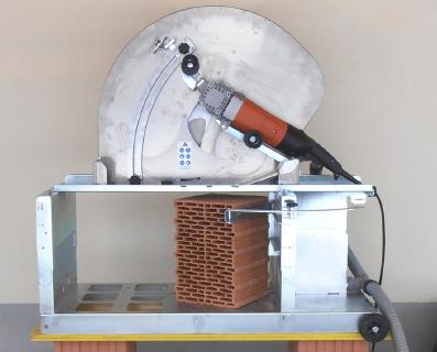 Steinsäge S26 + Sägetisch T50 mit 36,5 cm Ziegel Giebelschnitt