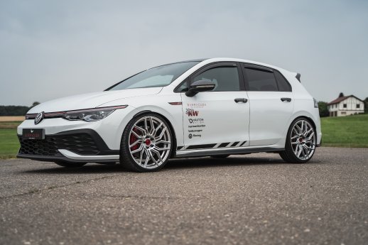 3. VW Golf MK7 GTI Barracuda Dragoon Silber.jpg