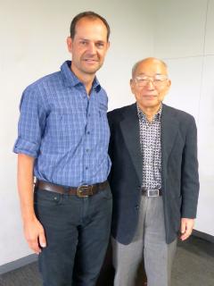 Im November 2018 findet das nächste englischsprachige Seminar von Hiroshi Doi (rechts im Bild) im Schulungszentrum in Ashiya (Japan) statt. Erstmalig wird dabei für einen Teil der Seminarteilnehmer von Oliver Drewes (links im Bild) ins Deutsche übersetzt.