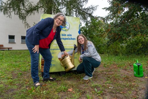 Übergabe Goldene Gießkanne-1.jpg