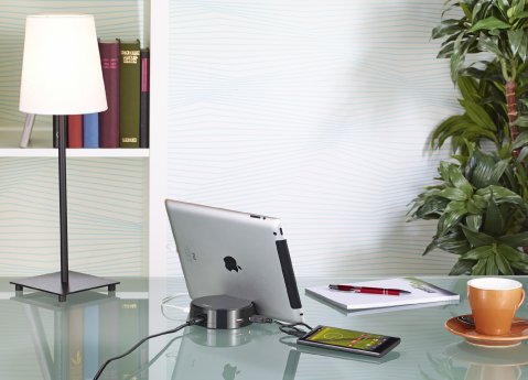 PX-8437_5_Revolt_Intelligente_4-Port-USB-Ladestation_mit_Geraete-Halterung_25_W.jpg