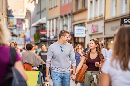 Shopping in der Altstadt (Bildnachweis MTK Dagmar Schwelle)