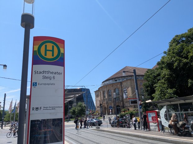 Regenbogenstele_VAGFreiburg.jpg