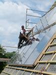 Energiegewinnung an Dach und Fassade: Auch darauf werden angehende Dachdeckerinnen und Dachdecker in der Ausbildung fit gemacht
