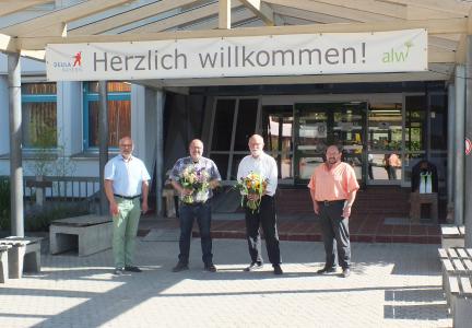 Foto (Sabine Winterling, DEULA Bayern) v.l.: Prof. Rudolf Walter Klingshirn, Direktor des VGL Bayern, Dr. Thomas Wilms, neuer Geschäftsführer der DEULA Bayern und der Akademie Landschaftsbau Weihenstephan, zusammen mit seinem Vorgänger Norbert Stöppel sowie Gerhard Zäh, Präsident des VGL Bayern
