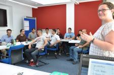  Studienvorbereitender Deutschkurs an der FH Lübeck mit Deutschlehrerin Dorle Stecher (3.v.r. Krikor Ohanian und 4.v.r. Mohammed Akkad) (Bild: FH Lübeck)