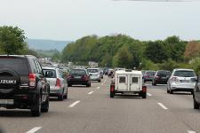 Stockt der Verkehr, muss zwischen der äußersten linken und der danebenliegenden Fahrbahn eine Gasse für Rettungskräfte gebildet werden (Foto: ARCD)